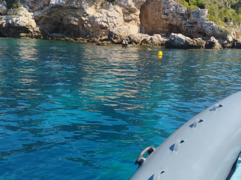 Location à Cannes - Zodiac 6, 50m Expédition  sur SamBoat