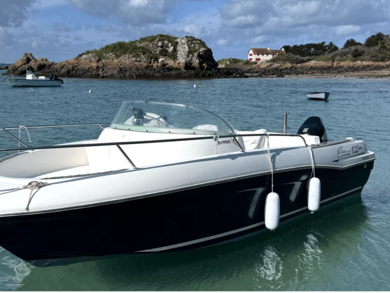 Bateau à moteur à louer à Lézardrieux au meilleur prix