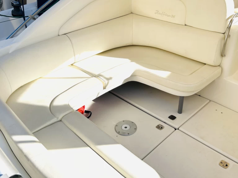 Location Bateau à moteur Cranchi avec permis