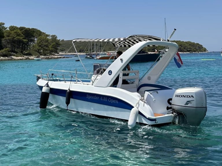 Location bateau Hvar pas cher 680 Open