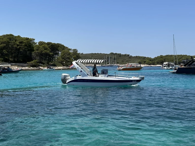 Location Bateau à moteur à Hvar - Speeder 680 Open