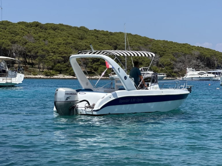 Location bateau Speeder 680 Open à Hvar sur Samboat