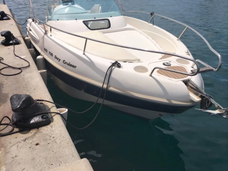 Location bateau Cannes pas cher Rio 750 Cabin Cruiser