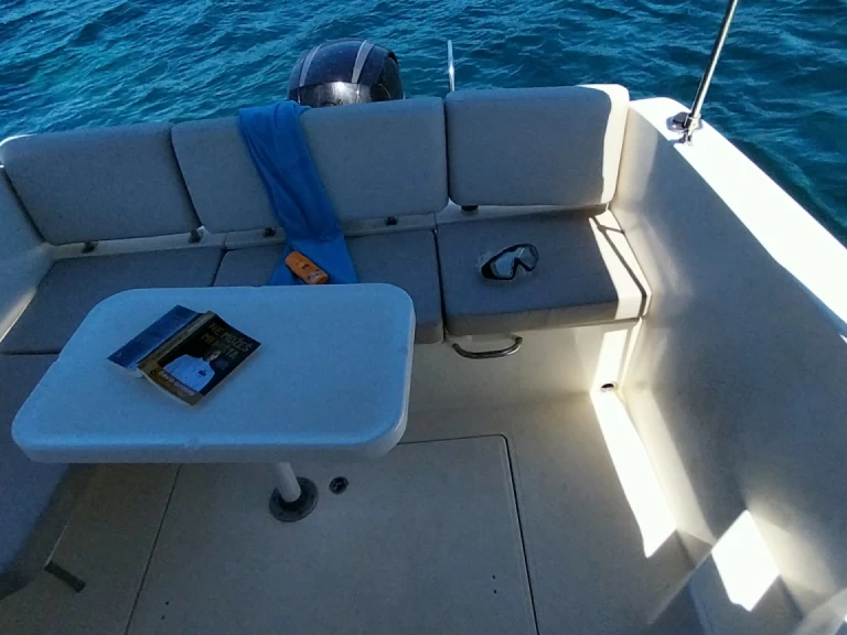 Quicksilver Activ 705 Weekend a louer à Dubrovnik