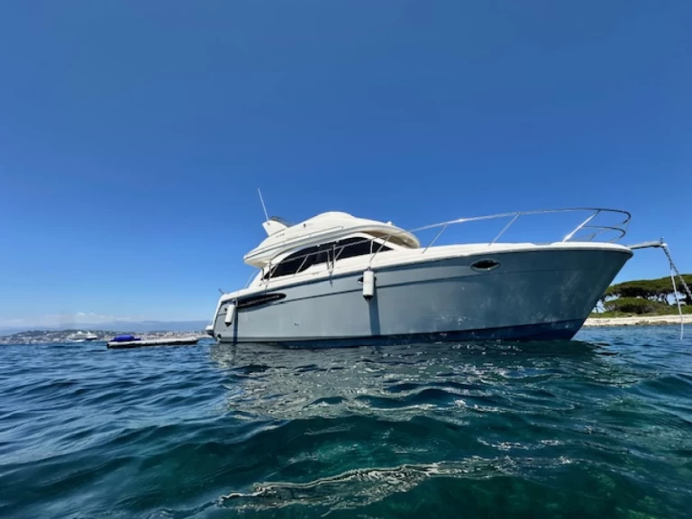 Meridian 341 Sedan a louer à Mandelieu-la-Napoule