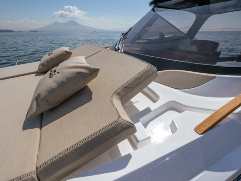 Louer Bateau à moteur avec ou sans skipper CANTIERE NAUTICO MIMI' à Sorrento