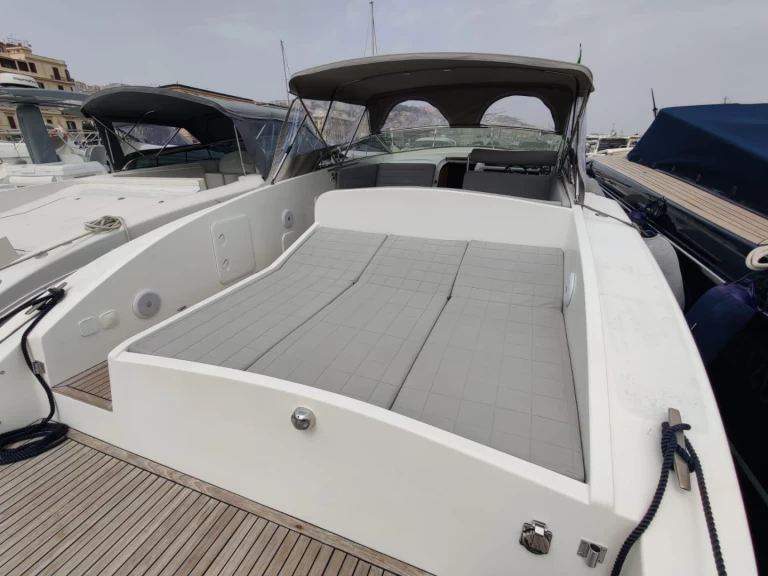 Location Bateau à moteur à Naples - Tornado Tornado 45
