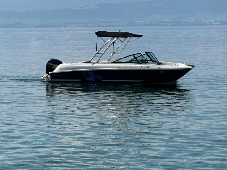 Bateau à moteur à louer à Amphion-les-Bains au meilleur prix