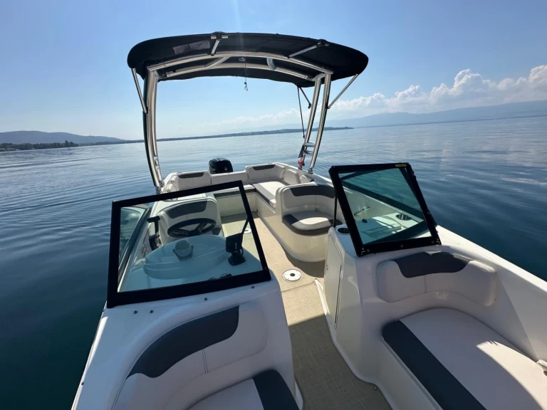 Location à Amphion-les-Bains - Bayliner E7 sur SamBoat