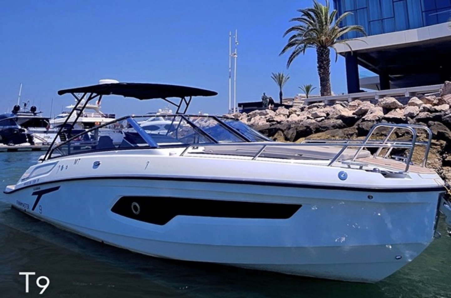 Finnmaster T9 eco solar daycruiser charter in Vilamoura, Portugal
