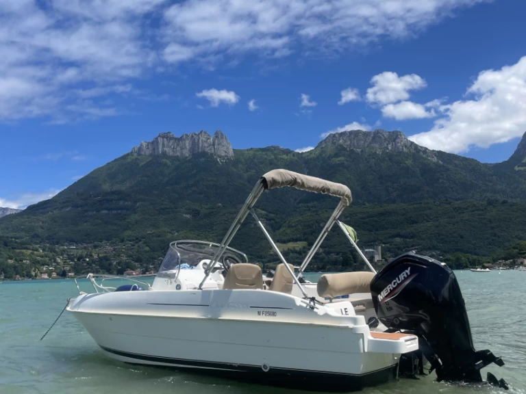 Location bateau B2 Marine Cap ferret 572 open à Annecy sur Samboat