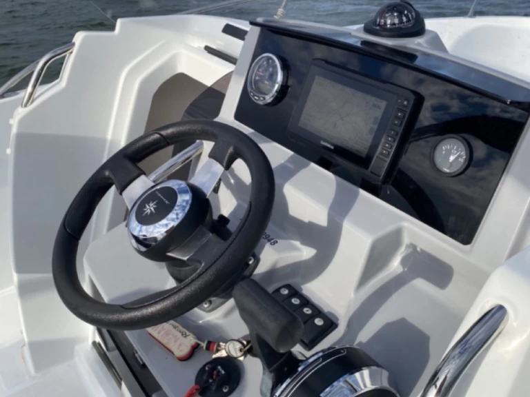 Jeanneau Cap Camarat 6.5 CC Serie 3 a louer à Arcachon