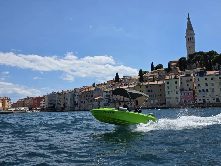 Location Bateau à moteur ROTO avec permis