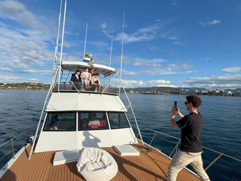 Location à Gijón - Hatteras Hatteras 46 convertible sur SamBoat