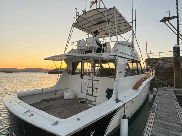 Louez un Hatteras Hatteras 46 convertible à Gijón
