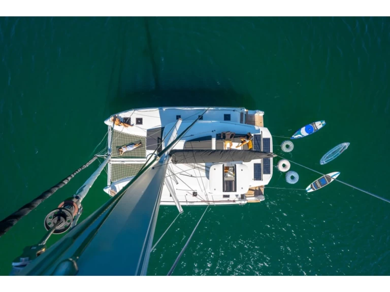 Location à Hyères - Lagoon Lagoon 43 sur SamBoat