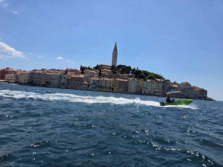 Location bateau Rovinj pas cher Roto 450 basic 6ho