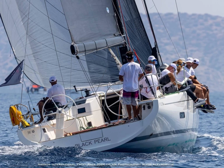 Location bateau  Italia Yachts 12.98 à Le Pirée sur Samboat