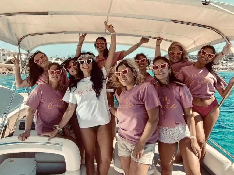 Louer Bateau à moteur avec ou sans skipper Princess à Mykonos (Ville)