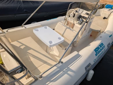 Joker Boat Wide 700 jednotlivci a charterové společnosti v Hyères