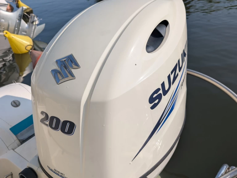 Louez un Joker Boat Wide 700 à Hyères