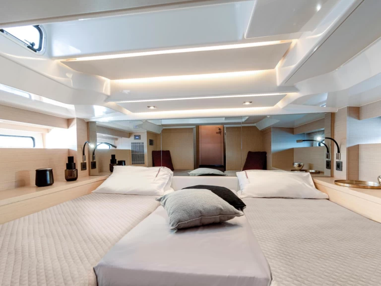 Jeanneau DB 37 a louer à Hyères