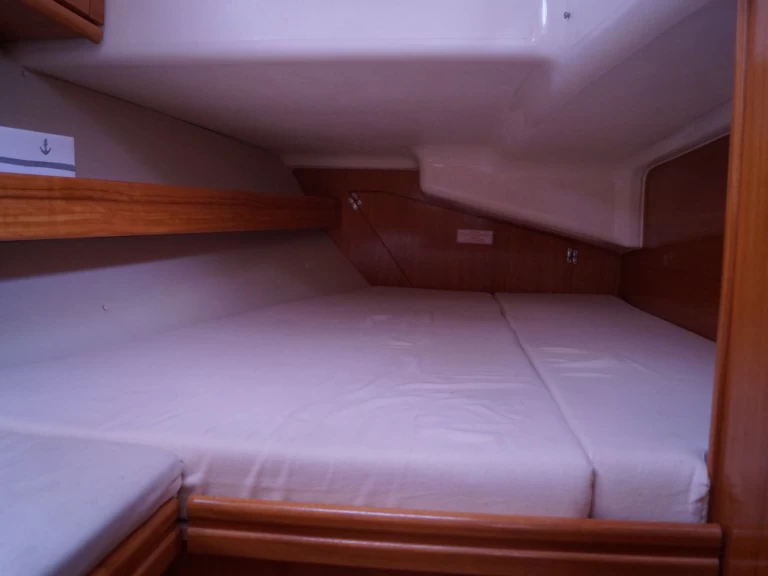 Louez un Bavaria Bavaria 40 Cruiser à Alicante