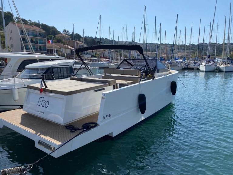 Louez un De Antonio Yacht D33 Cruiser à Bandol