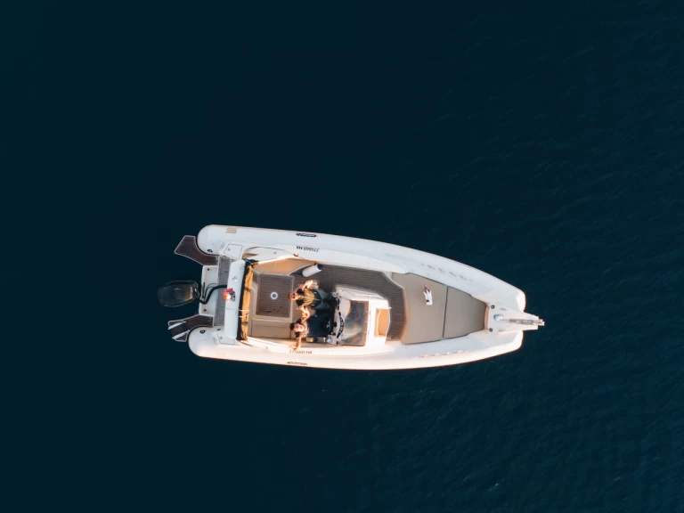 Louer Bateau à moteur avec ou sans skipper Solemar à Makarska