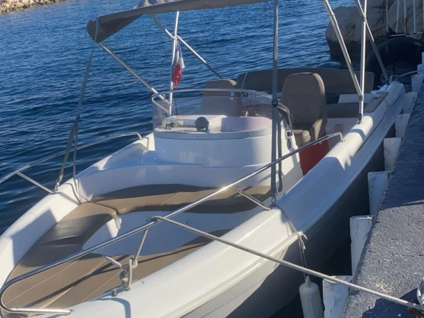 Louer Bateau à moteur avec ou sans skipper B2 Marine à Marseille