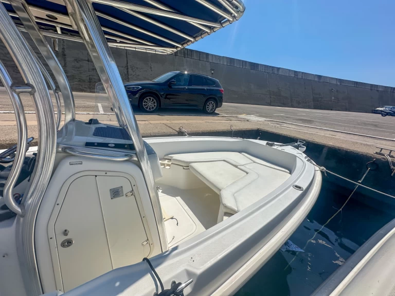 Location bateau Marina de Palamós pas cher Boston Whaler 220 Outrage