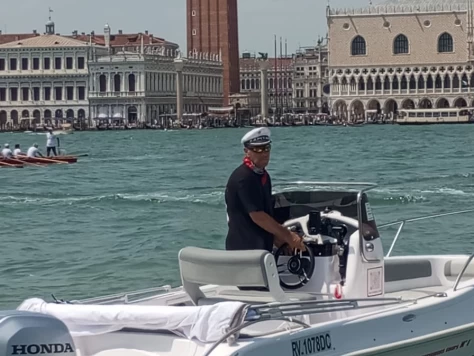 Location Bateau à moteur Bluline avec permis