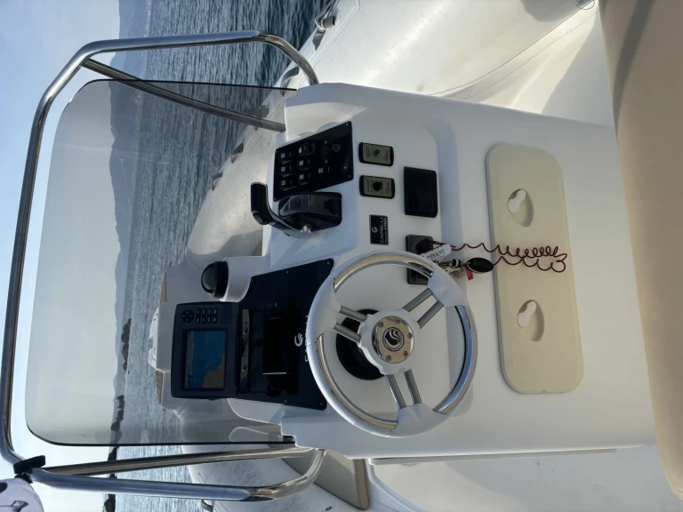 Louez un Capelli Tempest 770 à Ajaccio