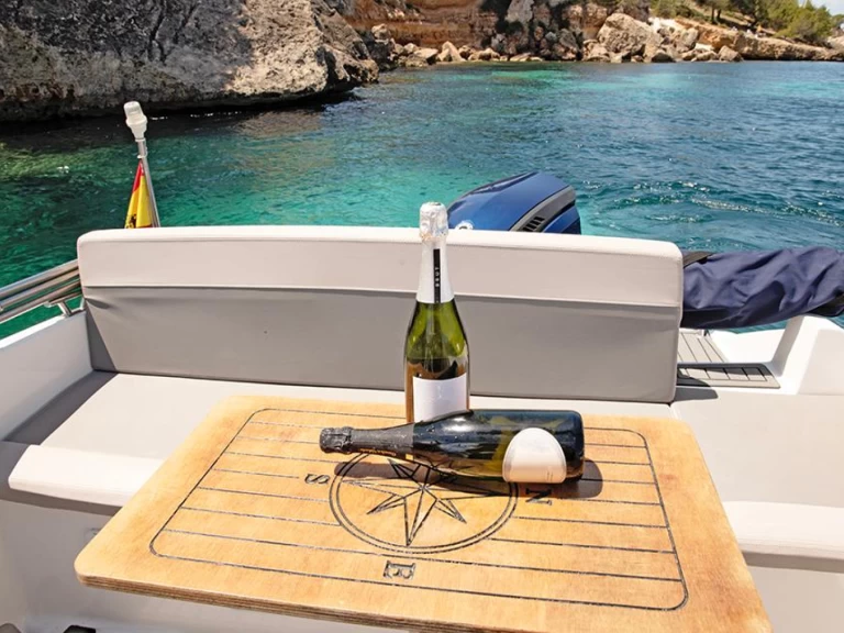 Louer Bateau à moteur avec ou sans skipper AM Yacht à La Savina