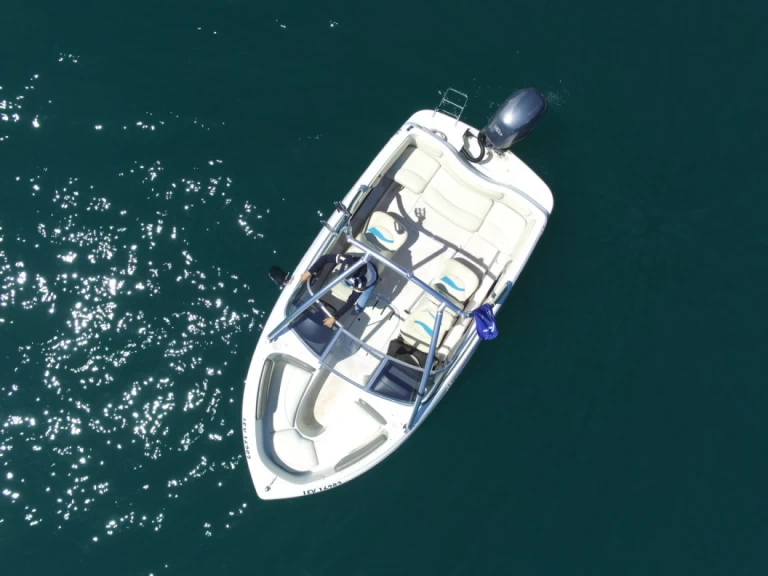 Location bateau Four Winns Horizon 180 à Saint-Jorioz sur Samboat