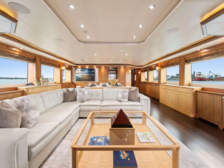 Location bateau Palmer Johnson INVICTUS à Newport sur Samboat