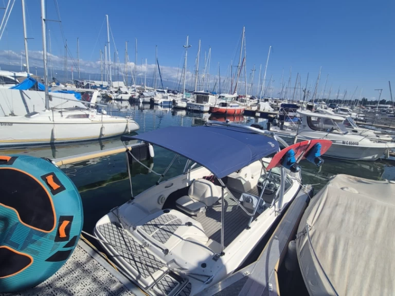 Location Bateau à moteur Bayliner avec permis