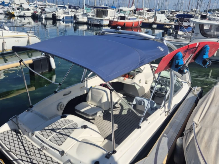 Location bateau Thonon-les-Bains pas cher Bayliner 111 GT