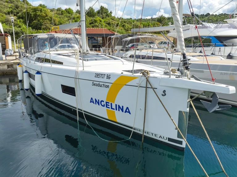 Louez un Bénéteau Oceanis 51.1 à Primošten