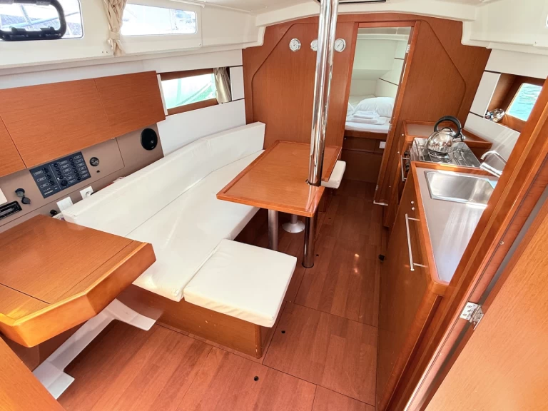 Location à Sukošan - Bénéteau Oceanis 35 sur SamBoat