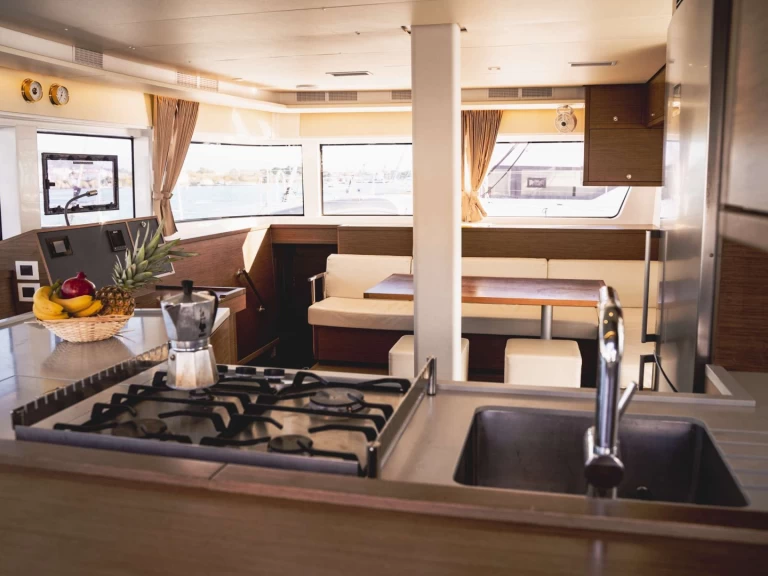 Lagoon AKANA a louer à Kaštel Stari