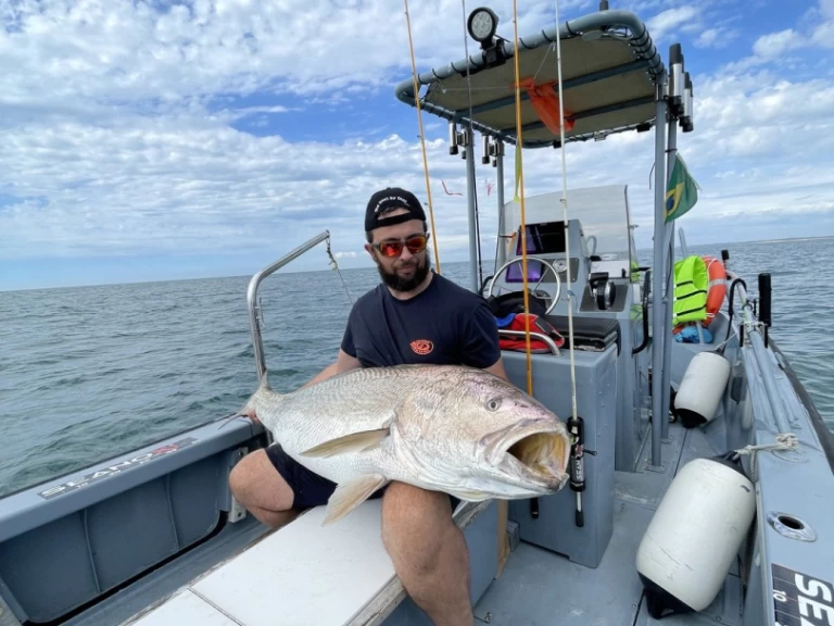 Location à Les Sables-d'Olonne - Boston Whaler Boston Whaler 22 Outrage sur SamBoat
