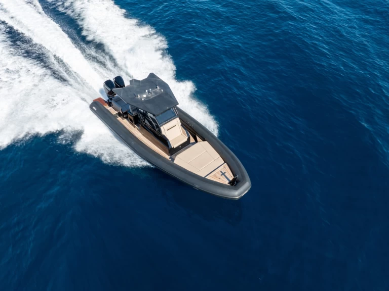 Sea Water SEA WATER 320 a louer à Cogolin