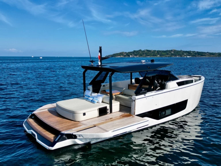 Location bateau Cranchi Cranchi A46 à Saint-Tropez sur Samboat