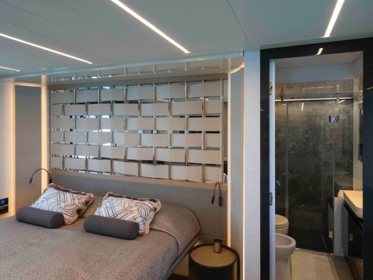 Location bateau Pershing PERSHING 70 à Saint-Tropez sur Samboat