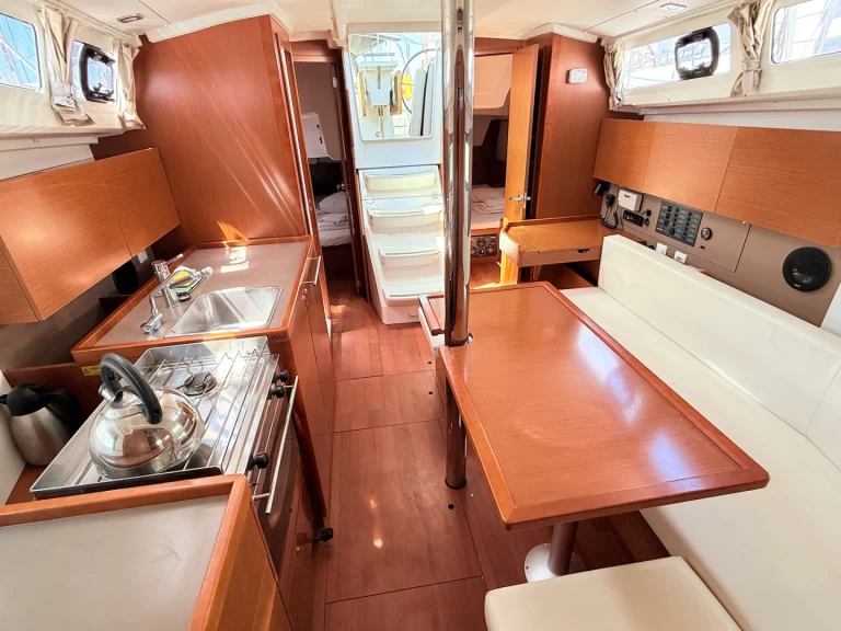 Location bateau Bénéteau Oceanis 35 à Sukošan sur Samboat