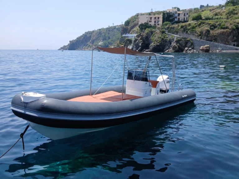 Louez un Bwa Bwa 750 à Lipari