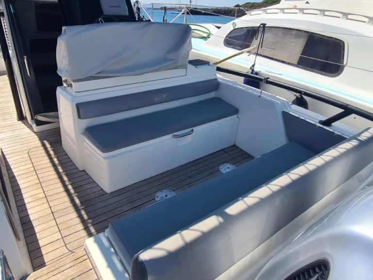 Louer Semi-rigide avec ou sans skipper Bwa à Stintino