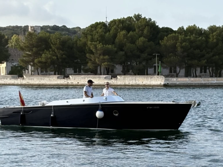 Louer Bateau à moteur avec ou sans skipper VENTURI à Port Mahon