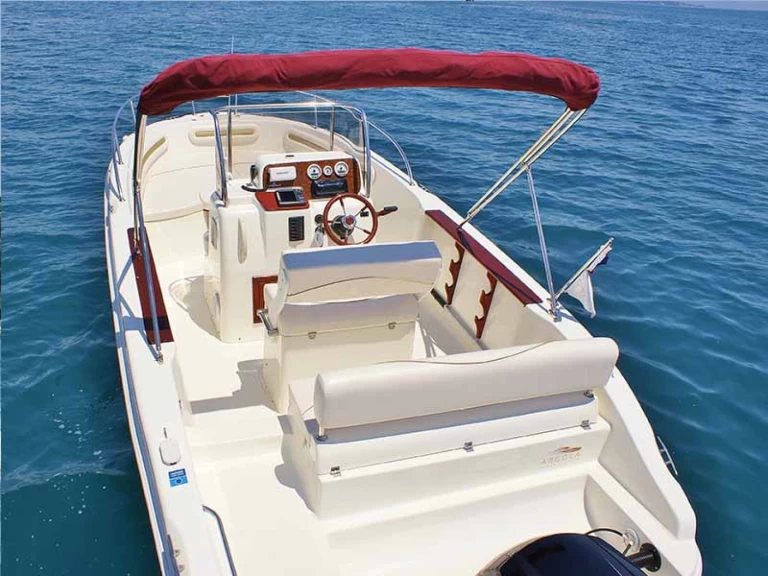 Location bateau Mingolla Brava 22 Open à Sibenik sur Samboat